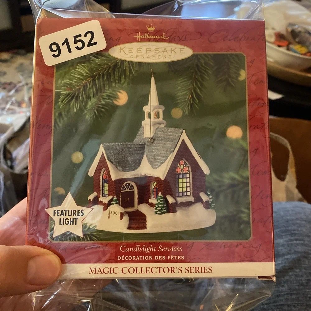Hallmark Keepsake Ornament Candlelight Services #4 In Series Light 2001
